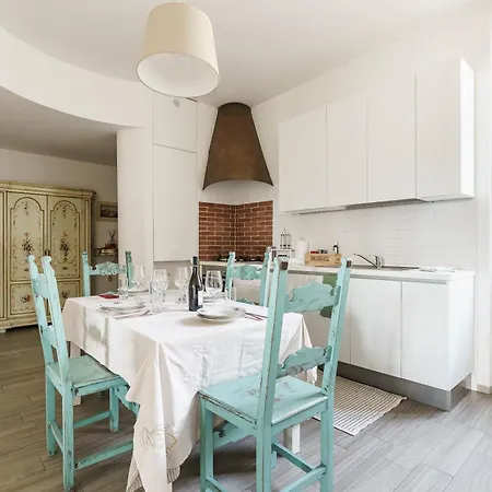 Chianti House, Πανσιόν *
